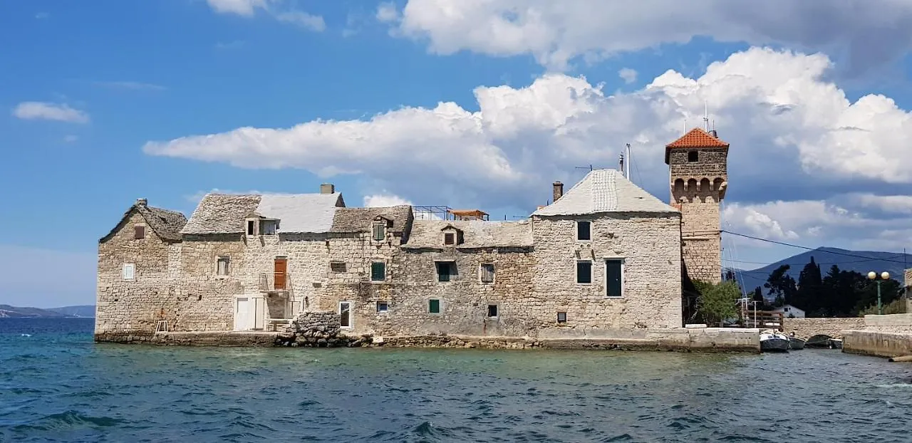Studio Apartment Pupa Kastela Croatia