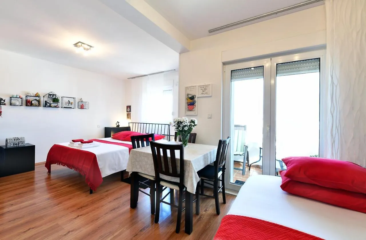 Studio Apartment Pupa Kastela 0*,  Croatia