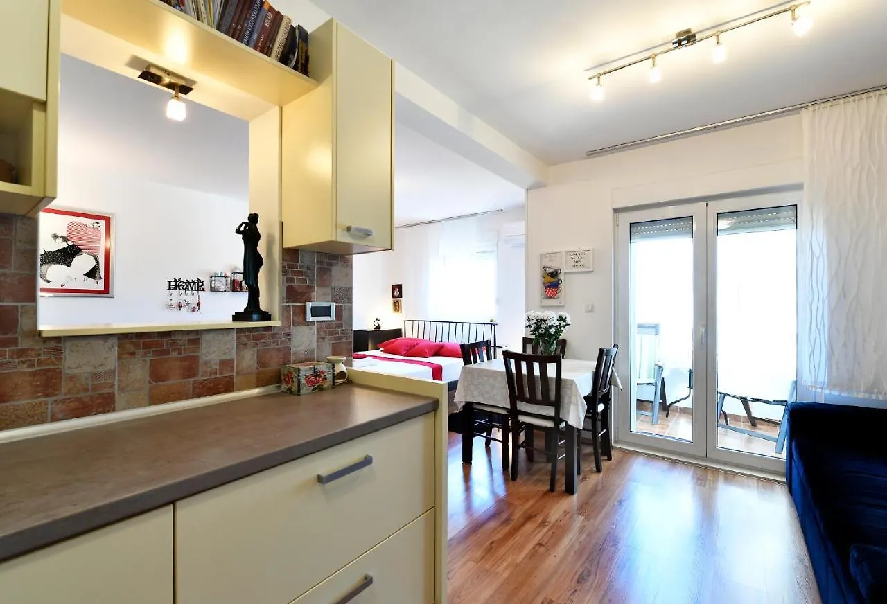 Studio Apartment Pupa Kastela