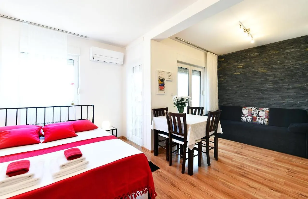 Studio Apartment Pupa Kastela 0*,