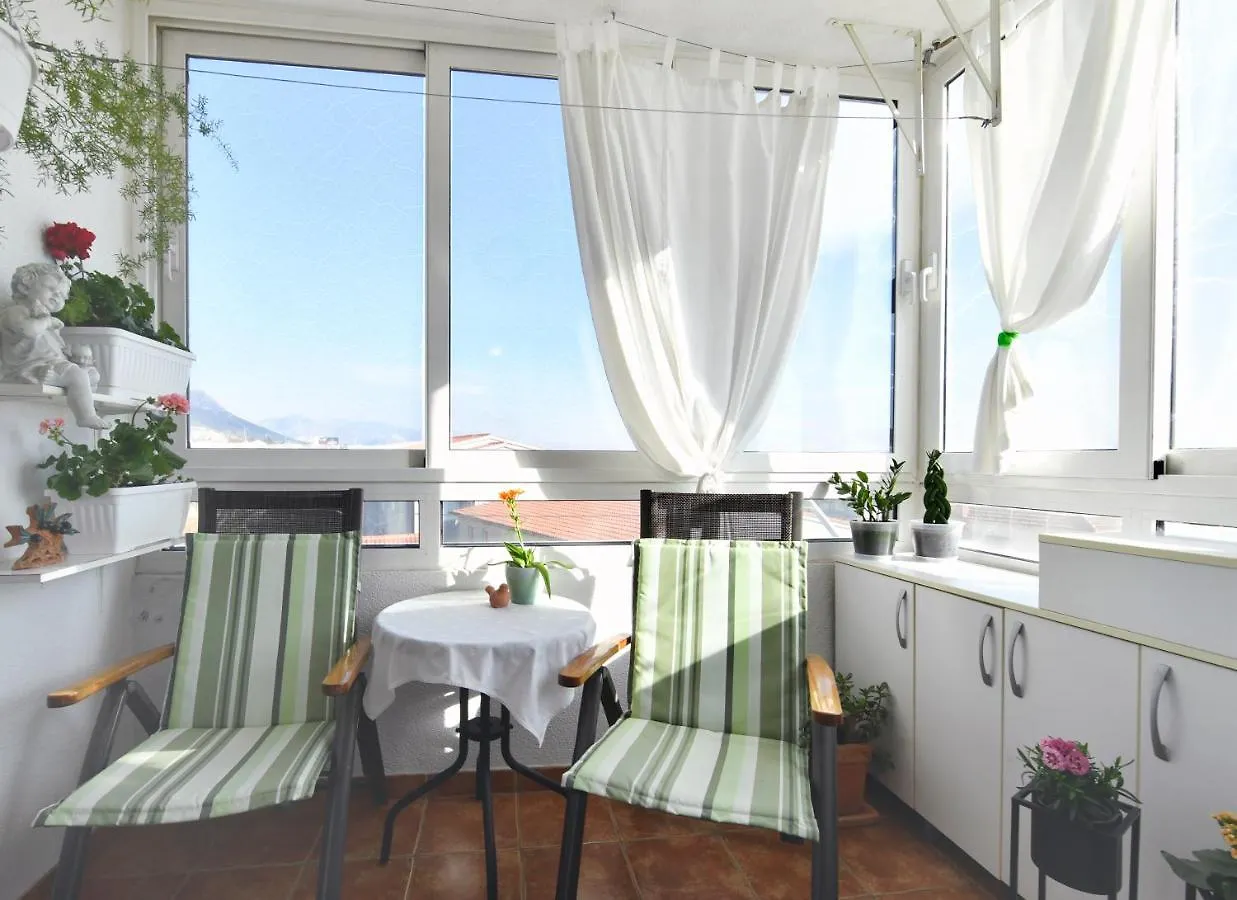 Studio Apartment Pupa Kastela