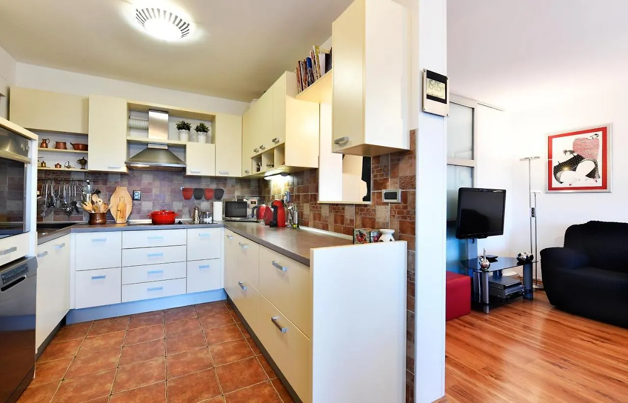Studio Apartment Pupa Kastela