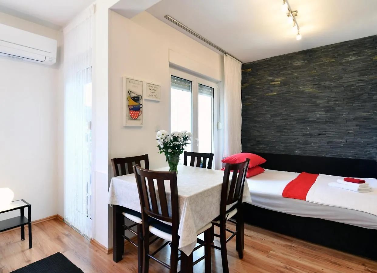 Studio Apartment Pupa Kaštela